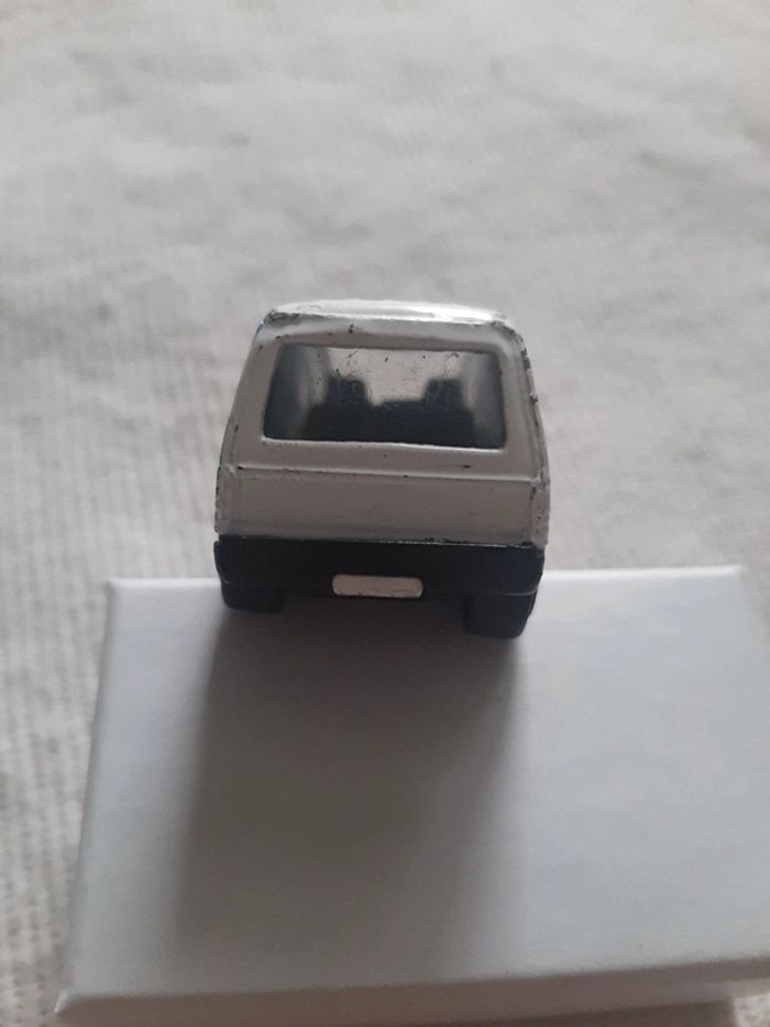 Ford Econovan blanc / palmier - photo numéro 4