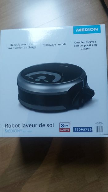 Robot laveur de sol