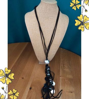 Collier noir multi-brins & pampilles nacrées – Collection PMN