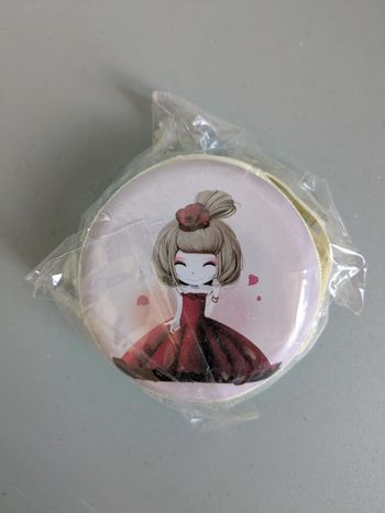 Joli porte monnaie rond fillette robe rouge