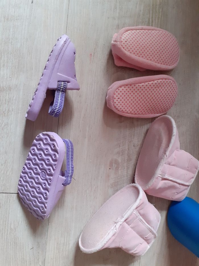 Lot de 3 paires de chaussures taille 18, 0-6mois - photo numéro 2