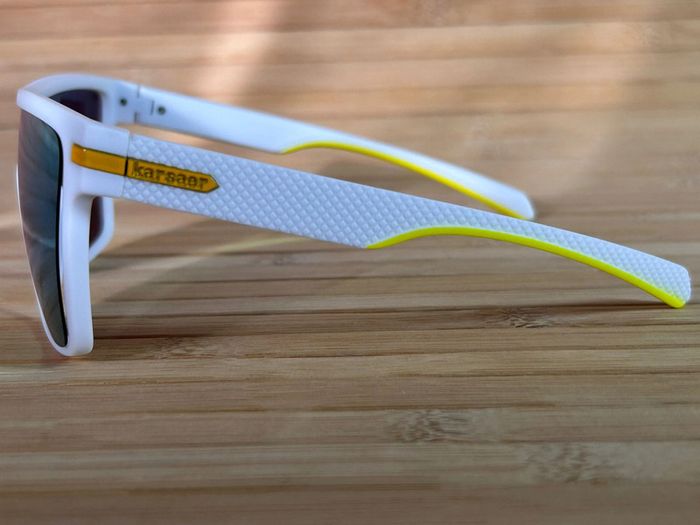 Paire de lunettes de soleil 74-6 - photo numéro 4