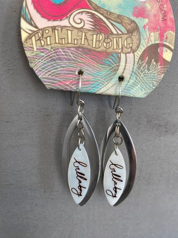 Boucles d'oreilles pendantes Billabong Neuves