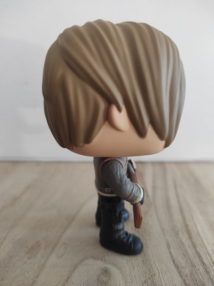 Figurine Funko pop Leon S Kennedy 156 SANS boîte ( Resident Evil ) - photo numéro 2