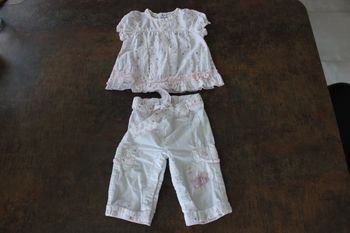 Très joli ensemble fleuri Petit Kimbaloo fille 3 mois