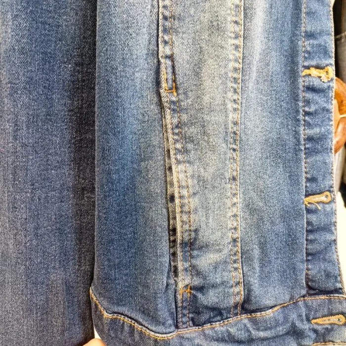 Veste en jeans upcyclé Amité Partage - Esmara - T44 - Jean brossé Upcycling Créateur - A170 - photo numéro 6