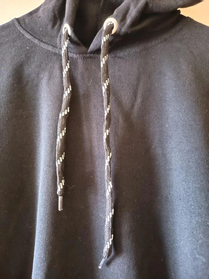 Sweat a capuche. Marque original. - photo numéro 3