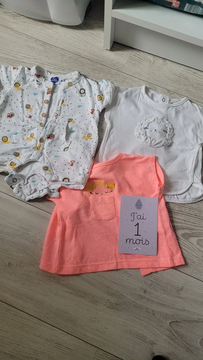 lot combishort + 2 teeshirts