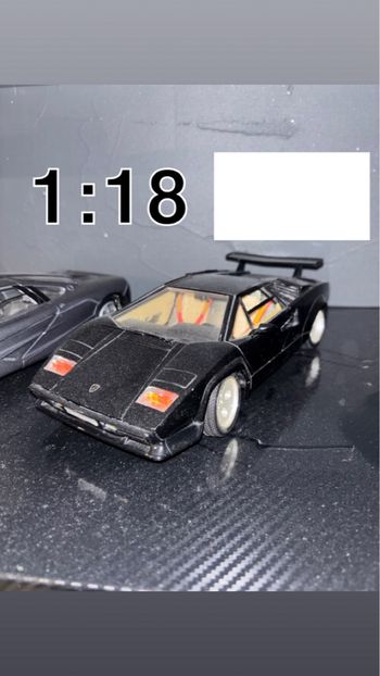 Voiture 1:18 et voiture 1:24 