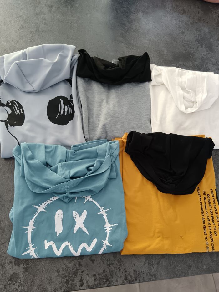 Lot t shirts