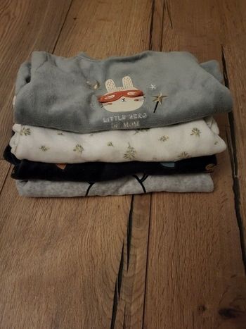 Lot 4 pyjamas velours taille 3 mois