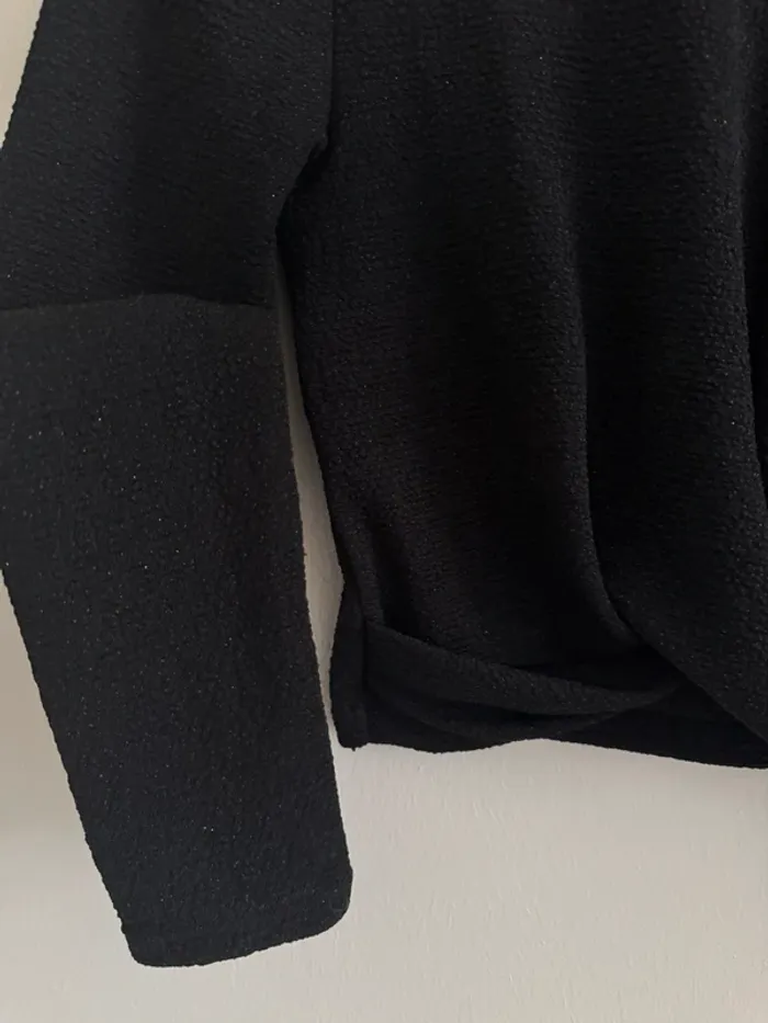 Top court manche longue été paillettes noir H&M - photo numéro 4