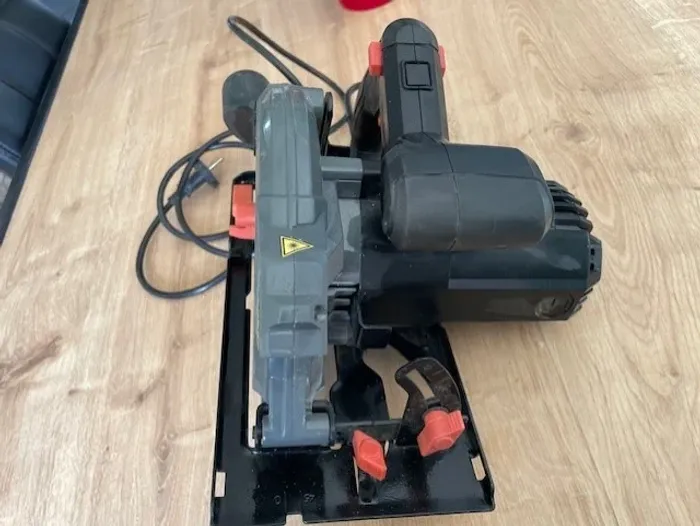 Scie circulaire électrique 1800 W