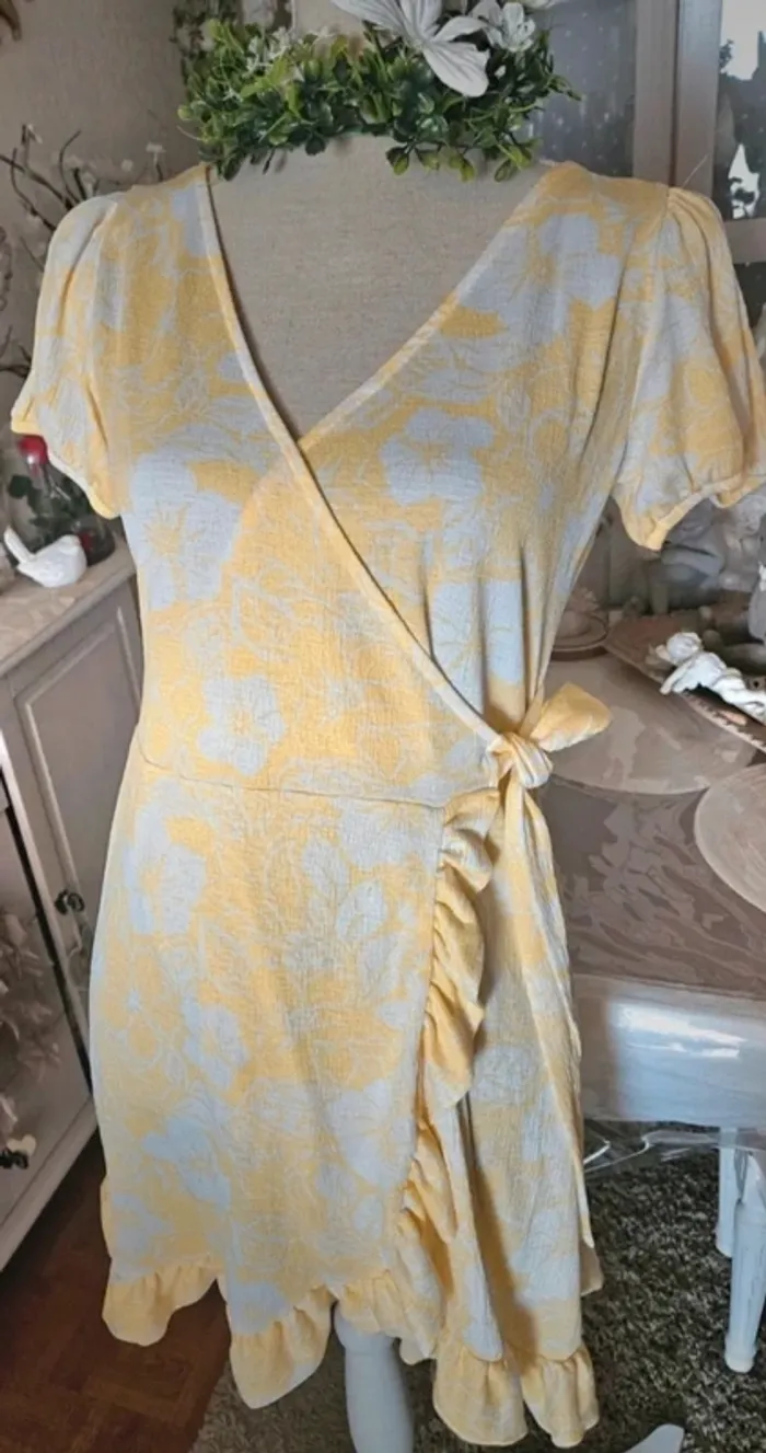 Robe porte feuille jaune et blanche Leftie Taille M - photo numéro 4