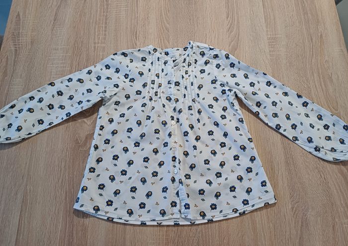 Chemise fille, Blanche Avec des fleurs bleues Taille 7-8 ans - photo numéro 2