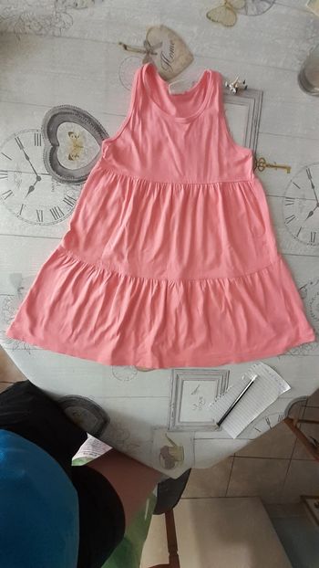 Robe rose sans manches
