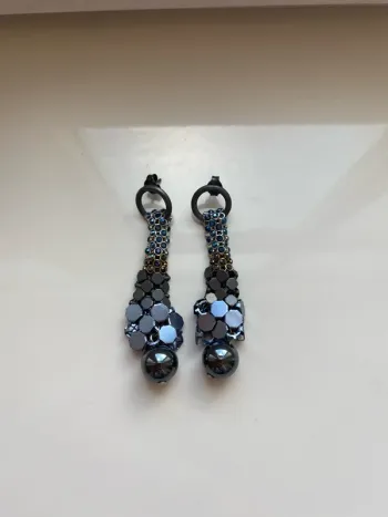 Boucles d’oreilles bleues à pierres
