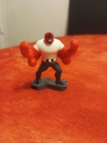 Figurine Kinder surprise Ben 10