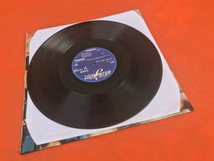 Vinyle Maxi 45 tours Feat. Luciana Computer Lover (1996) Panic Records 575 8771 - photo numéro 4