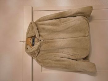 Veste à capuche Zara fausse fourrure Léger Beige Crème Taille xs