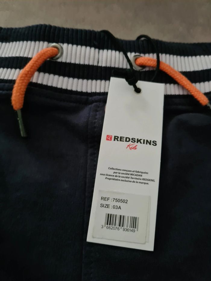 Short redskins 3 ans +Tongs Roxy 27 - photo numéro 4