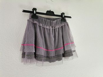 Jupe grise  à pois rose en tulle