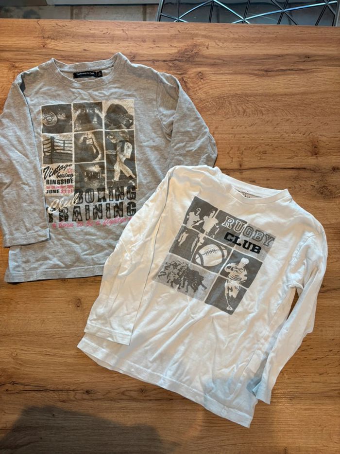 Lot 2 t-shirts blanc et gris garçon Tout compte fait taille 5 ans