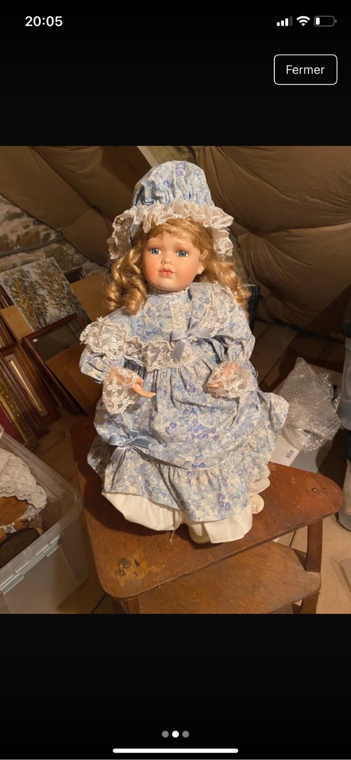 Poupée de collection en porcelaine Victoria de Alberon