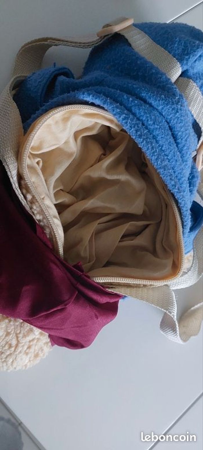 Sac en forme de nounours habillé en bon etat - photo numéro 4