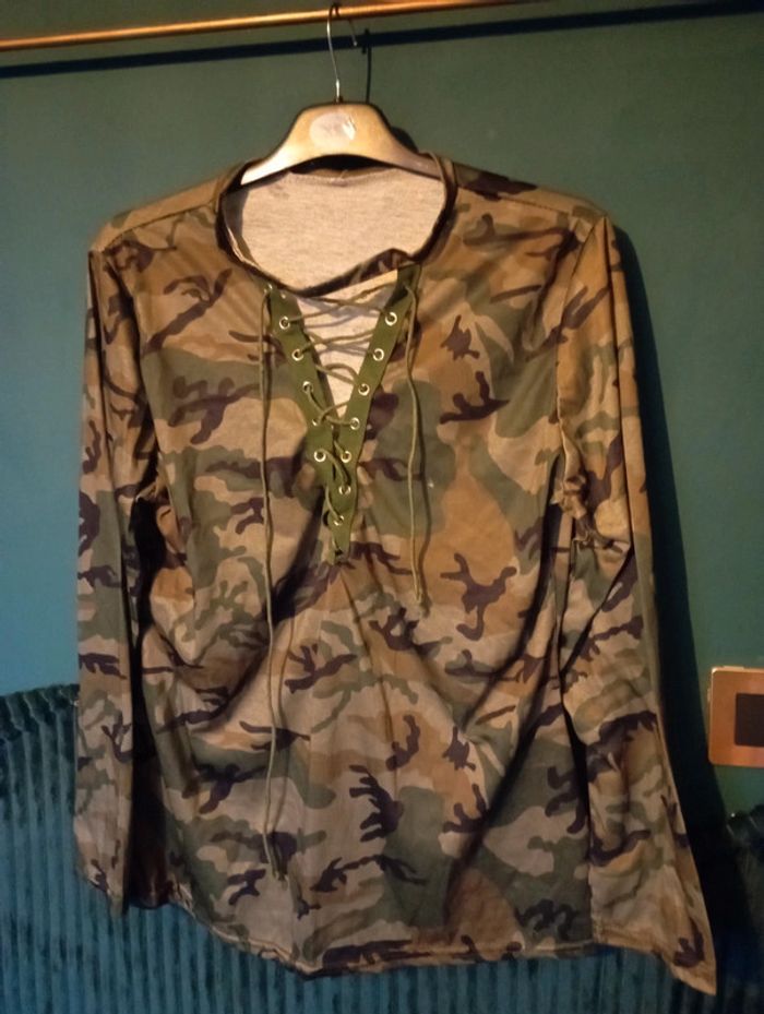 Tee shirt style militaire