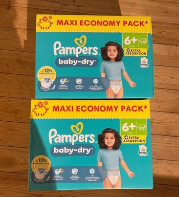 2 cartons de couches Pampers taille 6+ 