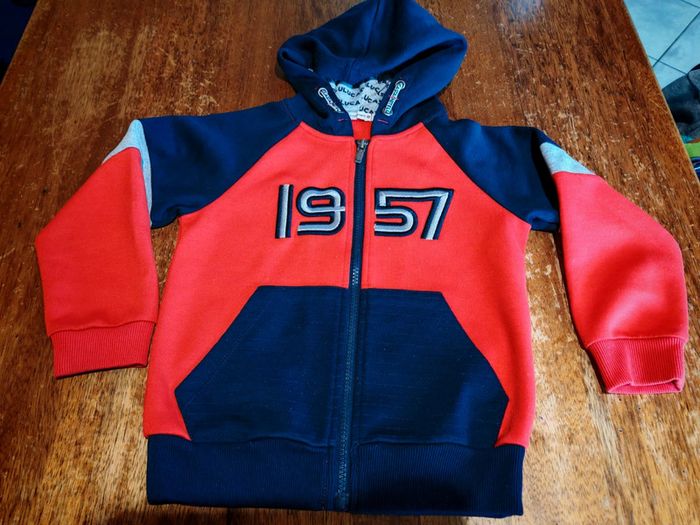 Gilet zippé à capuche - Lulu castagnette taille 5 ans