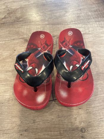 Tong Spiderman