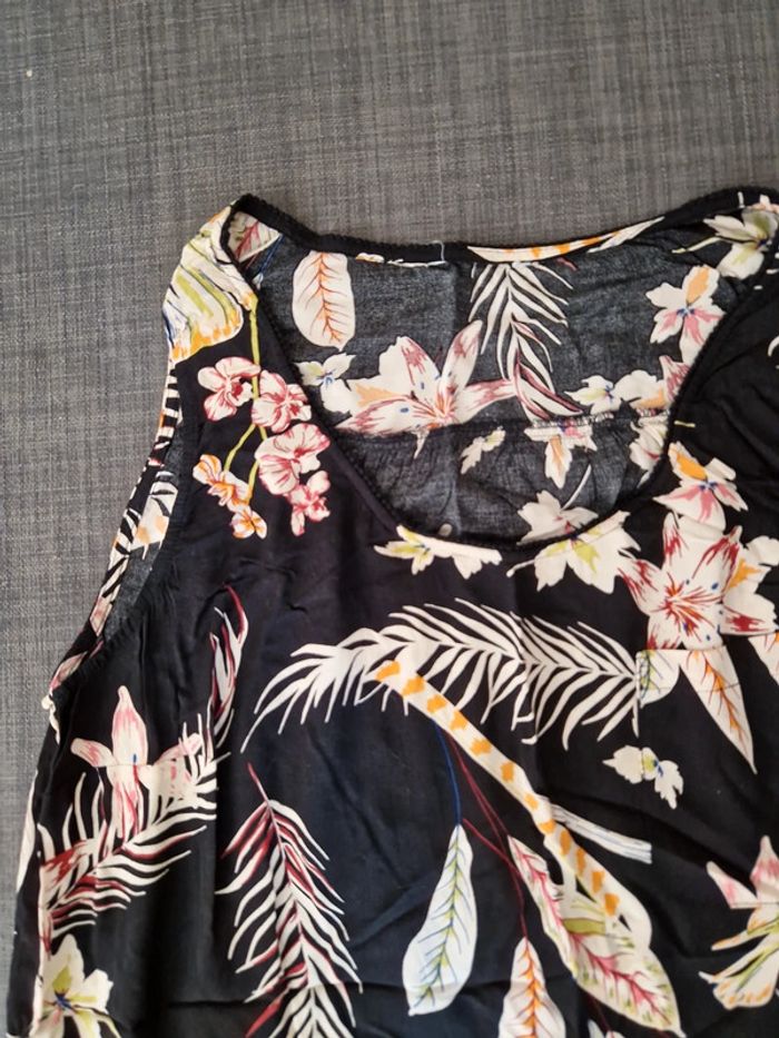 Petit haut fleuri - photo numéro 2