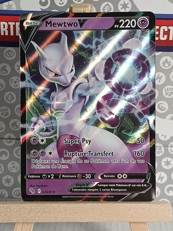 Carte pokémon Mewtwo V 