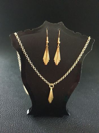 Parure feuilles striées