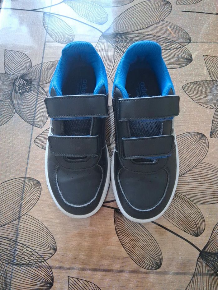 Basket adidas confort footbed taille 30 - photo numéro 2