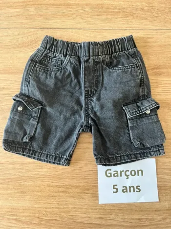 Short noir