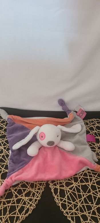 Doudou plat lapin OBAIBI rose violet orange gris cocard 4 noeuds