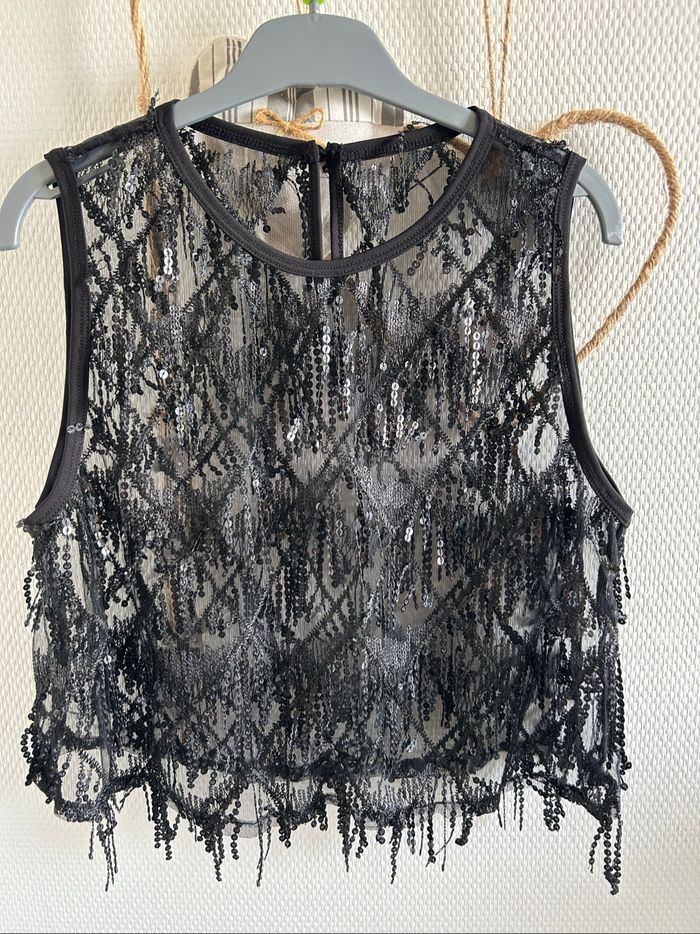 Top sequins