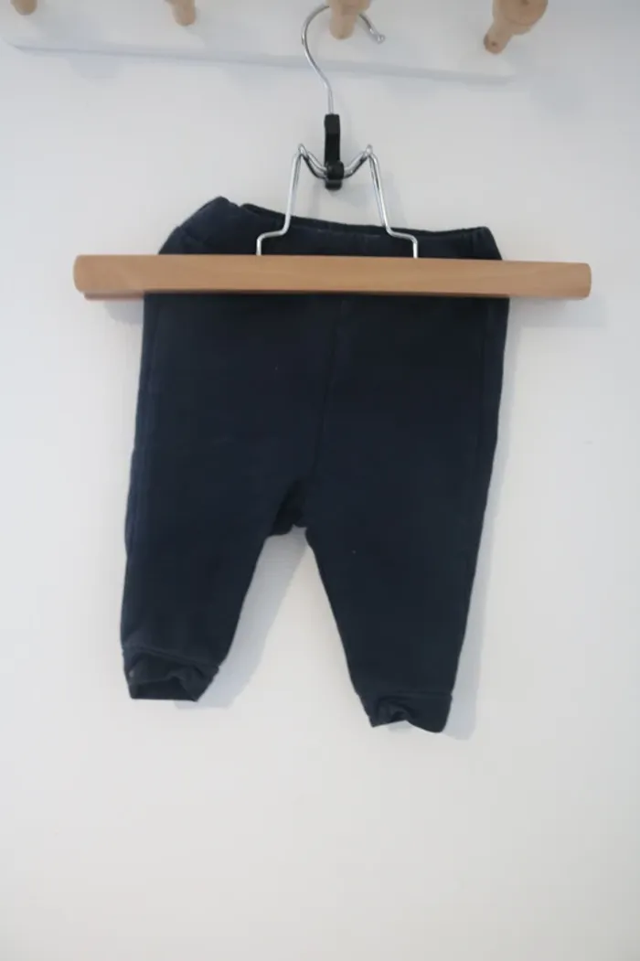 Ensemble automne haut Kiabi et jogging H&M 1 mois - photo numéro 2