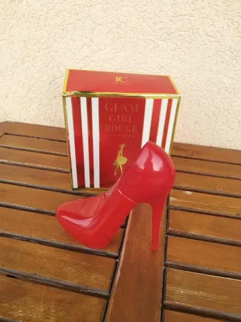 Parfum femme glam girl rouge