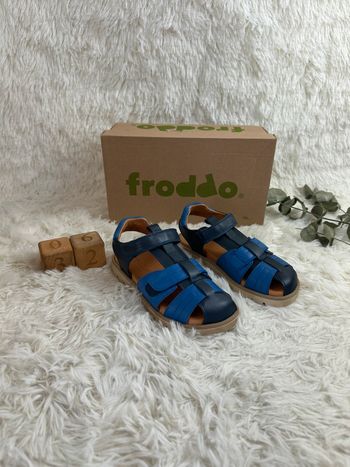 Paire de sandales Froddo taille 32
