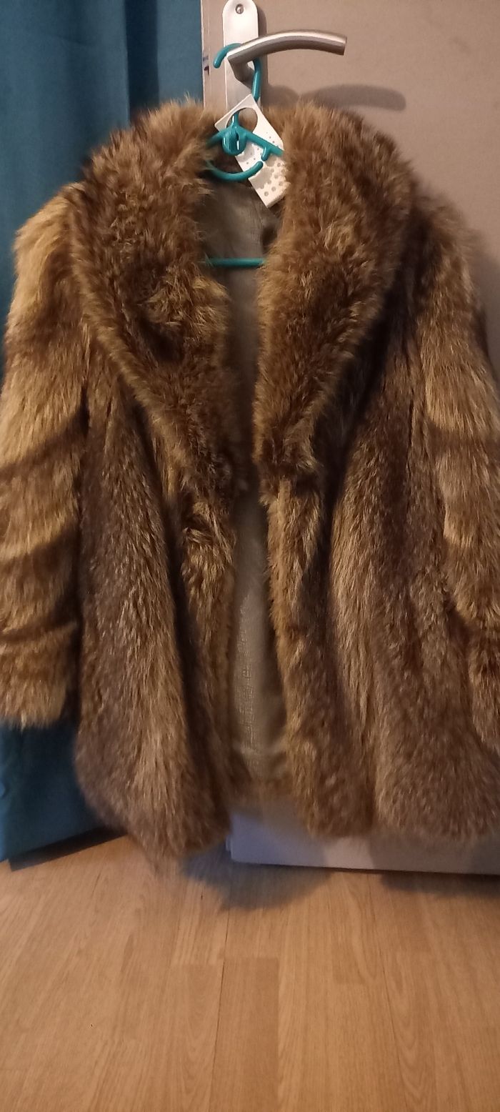 Manteau fourrure taille 42 marque fourrures saby