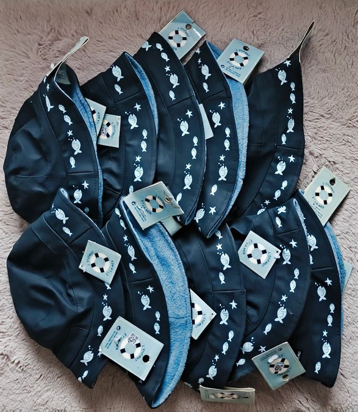 Lot 10 chapeaux enfant T50 – style bob plage – L'enfant et la mer – Neufs