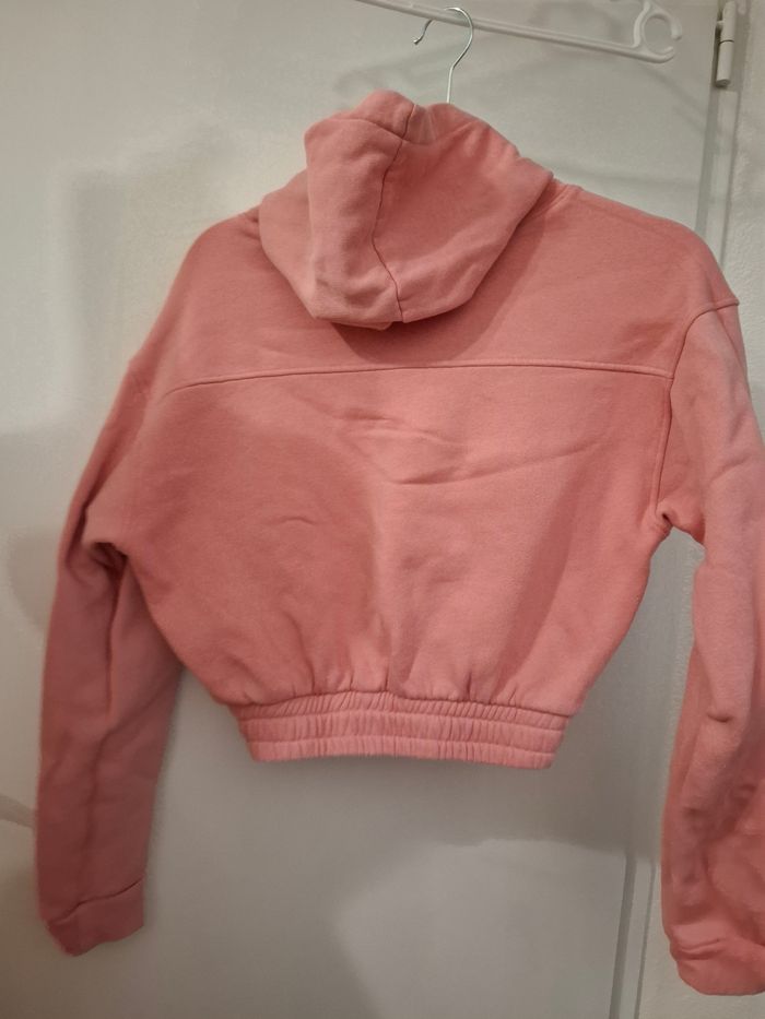 Sweat courte avec capuche zara taille 38 en très bon état - photo numéro 3