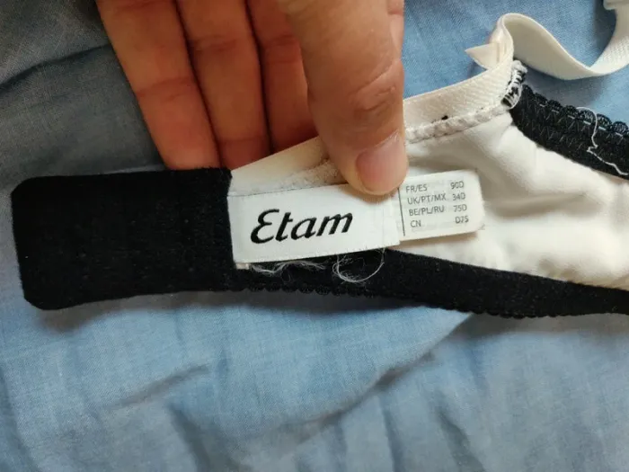 Soutien-gorge Etam blanc dentelle noire. 90D - photo numéro 3
