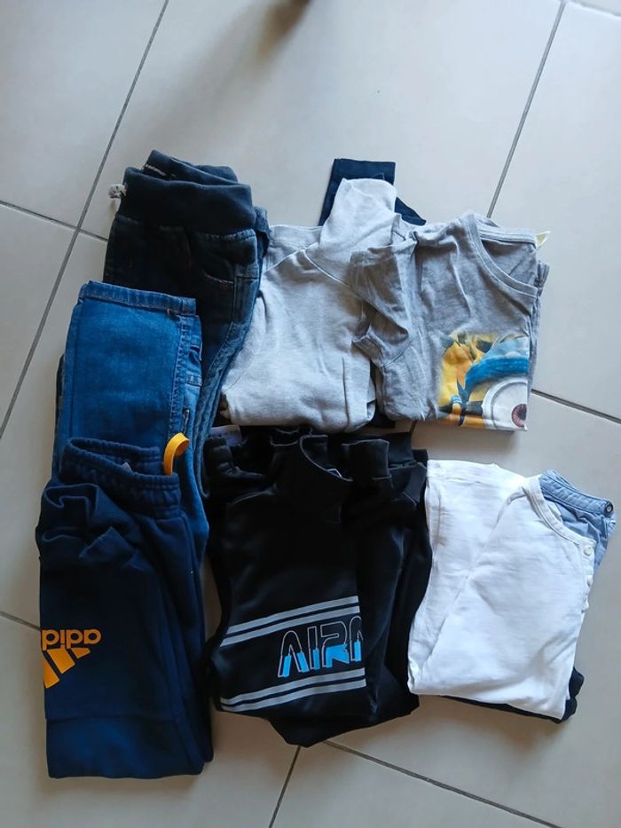 Lot vêtements garçon 8/10 ans - photo numéro 2
