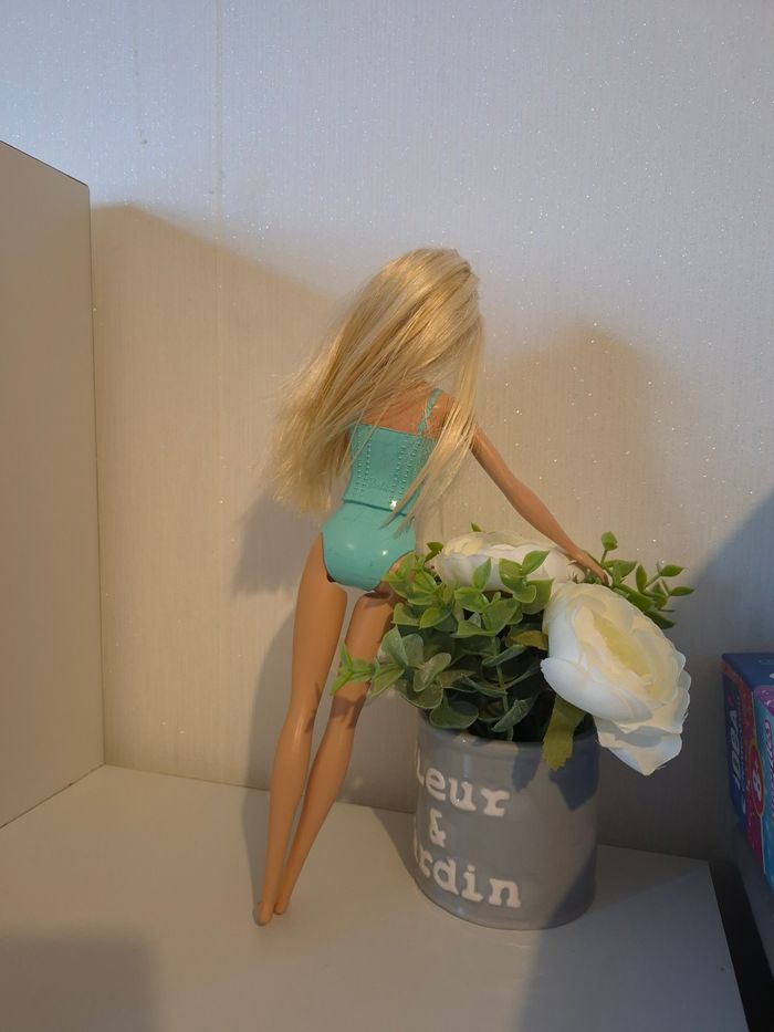 Jolie poupée Barbie ballerine / princesse bustier sculpté bleu turquoise - photo numéro 3