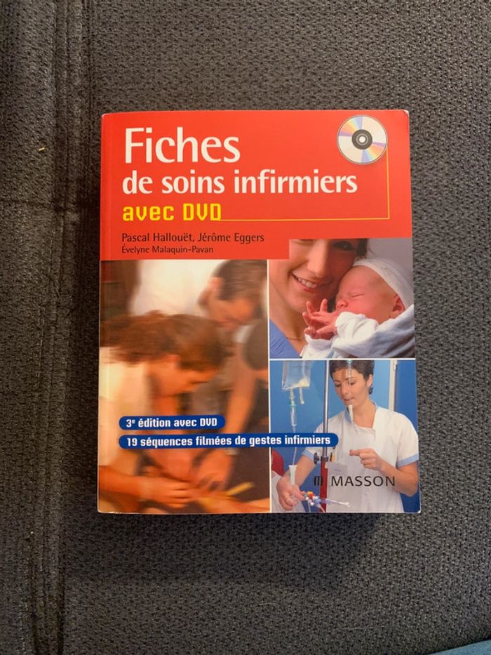 Livre fiches de soins infirmiers avec dvd